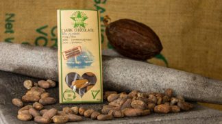 EKO Mörk Choklad med mandlar – 70% kakao