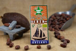 Nigra Ĉokolado 70% kakao kun kakaoniboj